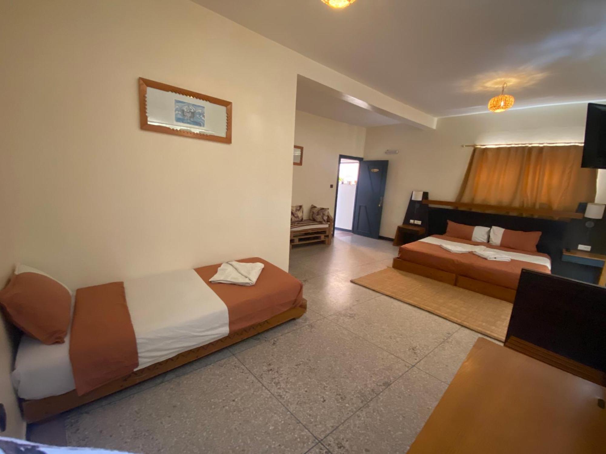 塔哈佐特Adventurekeys Surf Yoga Cowork住宿加早餐旅馆 外观 照片