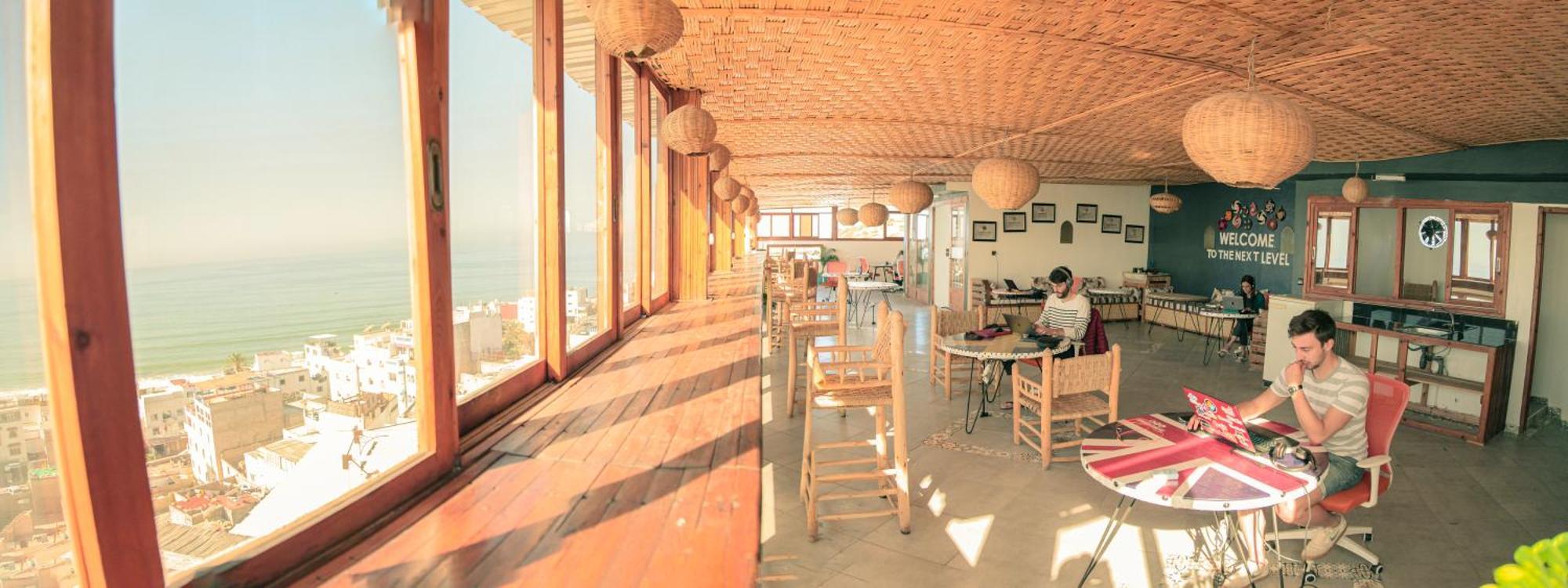 塔哈佐特Adventurekeys Surf Yoga Cowork住宿加早餐旅馆 外观 照片